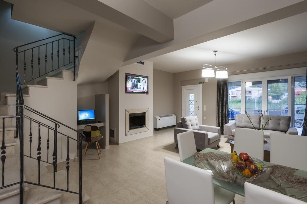 4 Seasons Villas Plataria Room photo