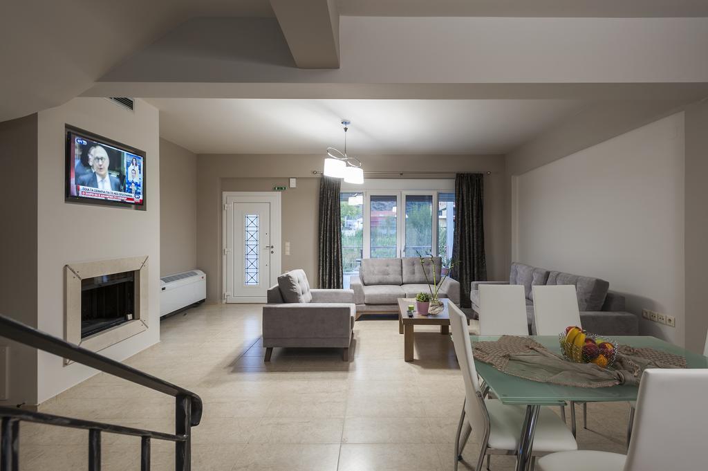 4 Seasons Villas Plataria Room photo