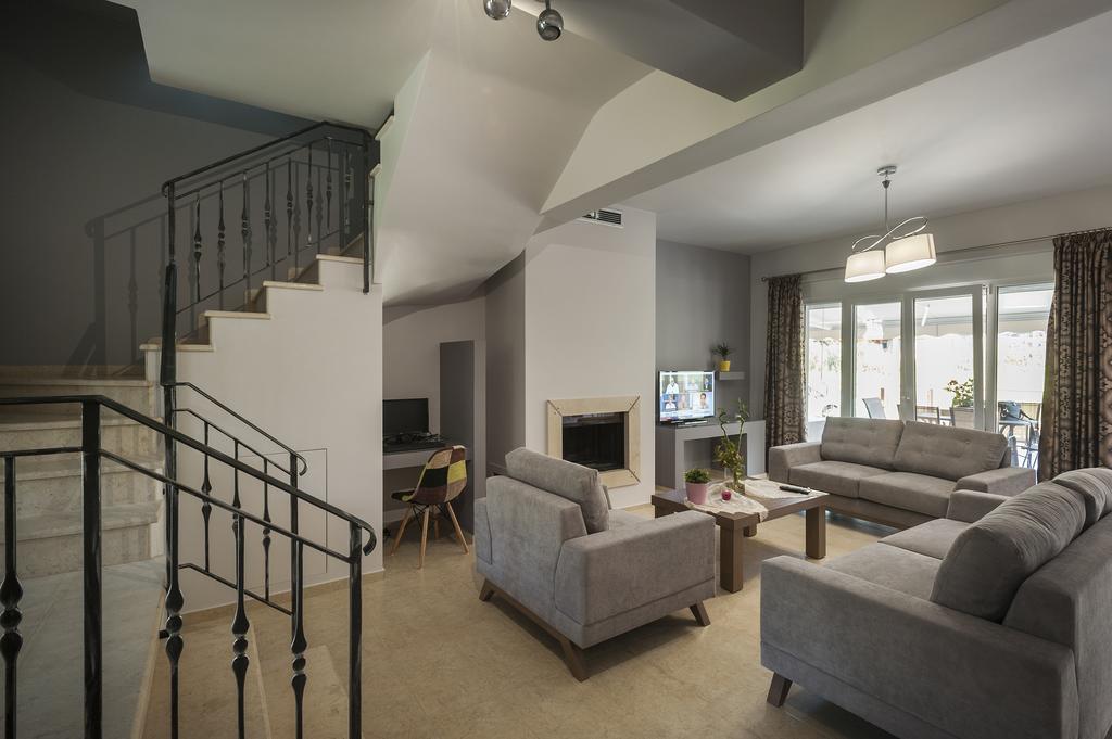 4 Seasons Villas Plataria Room photo