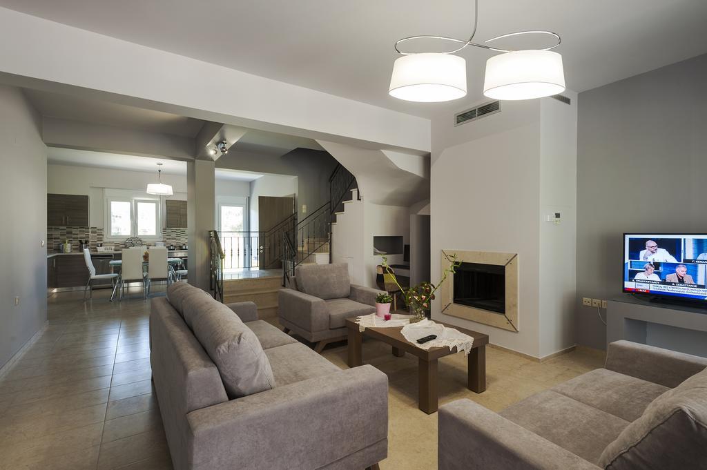 4 Seasons Villas Plataria Room photo